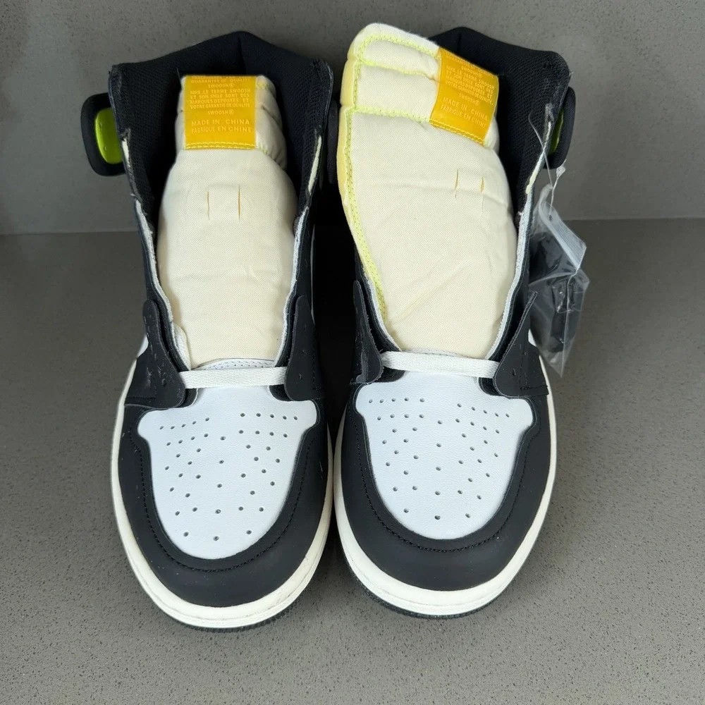 Nike Air Jordan 1 Retro High OG Volt Gold Men's Size 11 555088-118 Sneakers